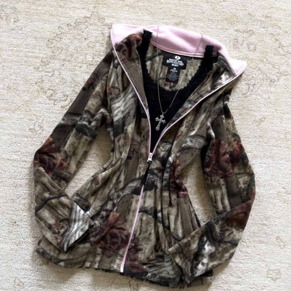 Realtree Mossy Oak Camo and Pink Zip Up